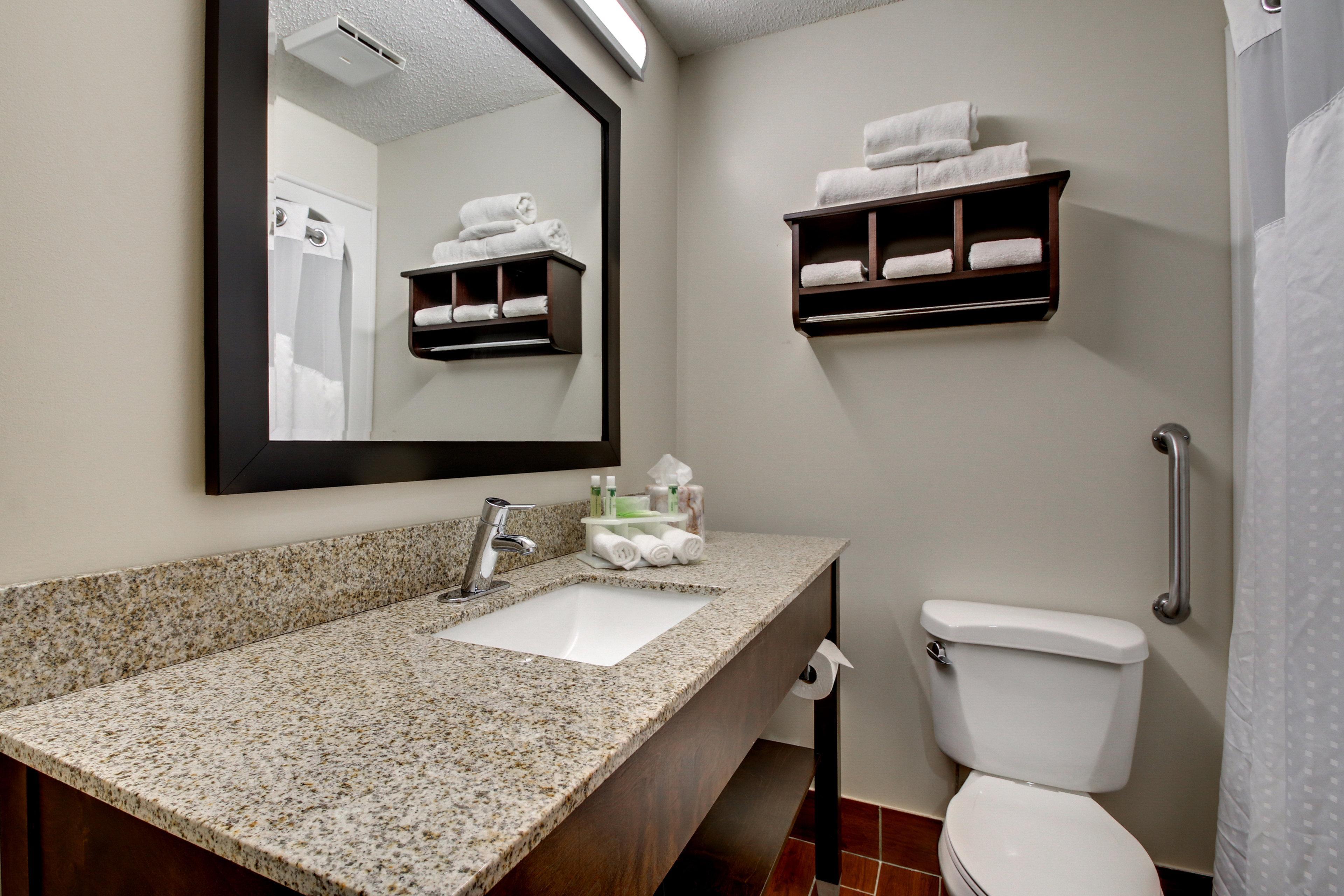 Holiday Inn Express Marshfield - Springfield Area By Ihg Exterior photo