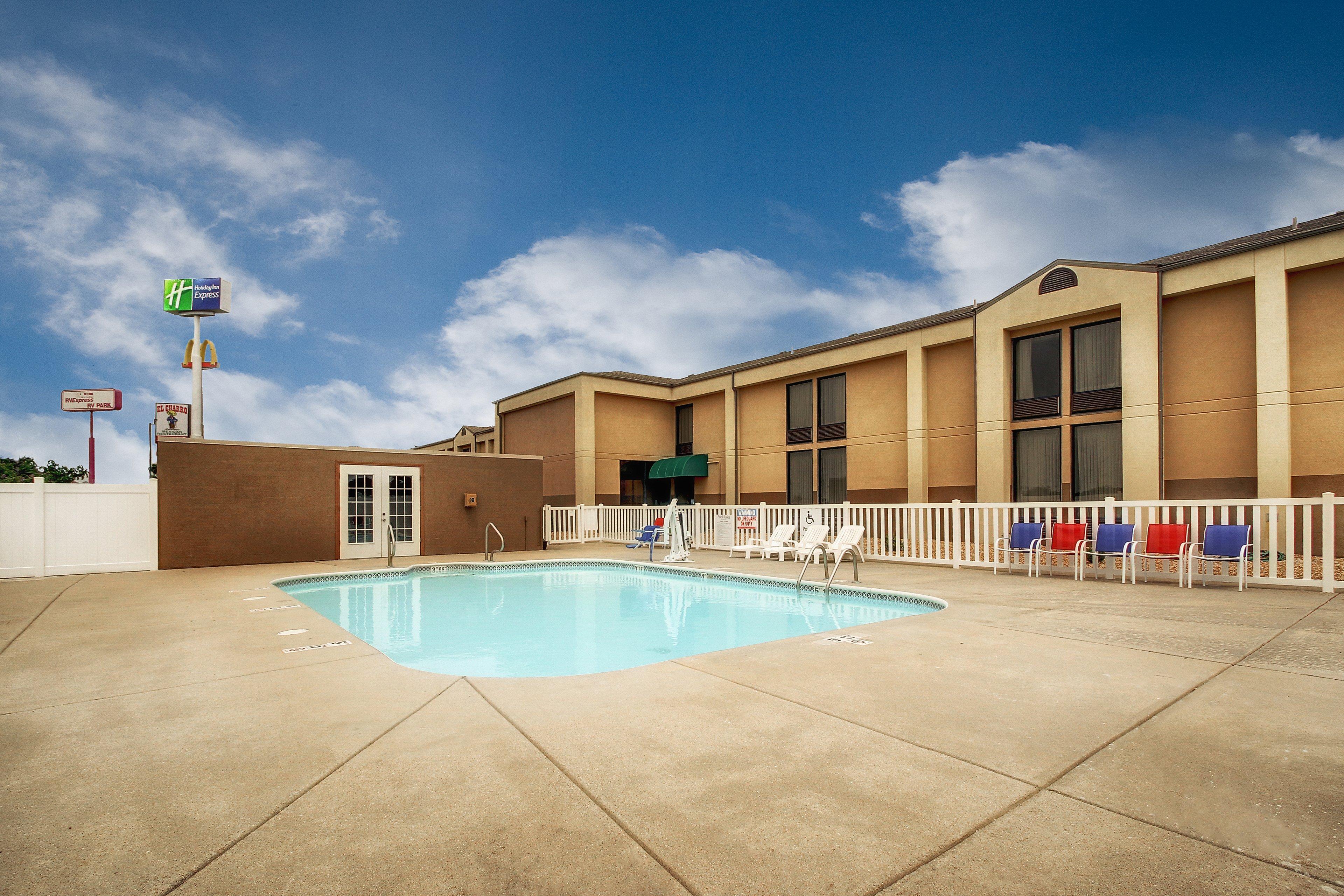 Holiday Inn Express Marshfield - Springfield Area By Ihg Exterior photo