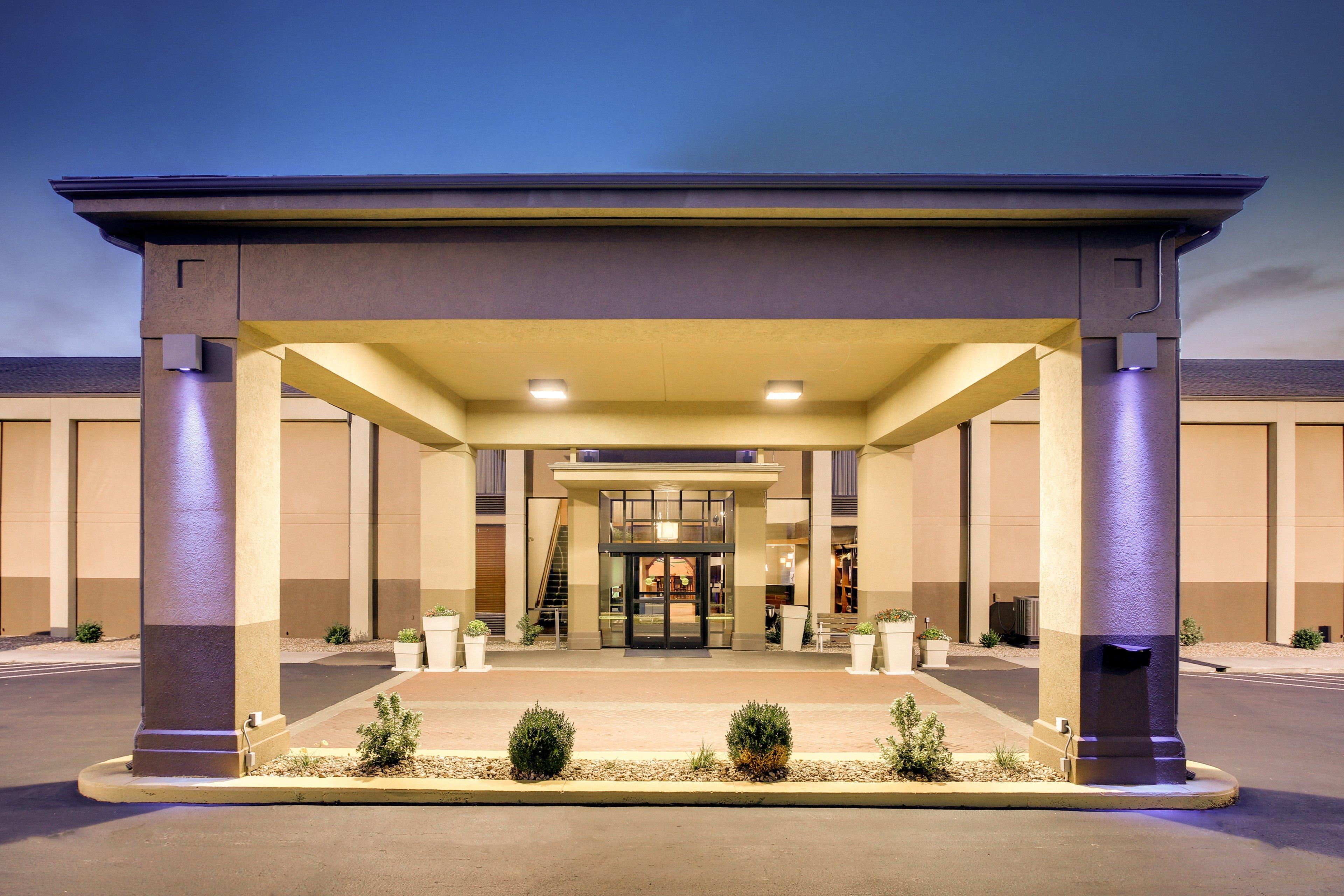 Holiday Inn Express Marshfield - Springfield Area, An Ihg Hotel Exterior photo