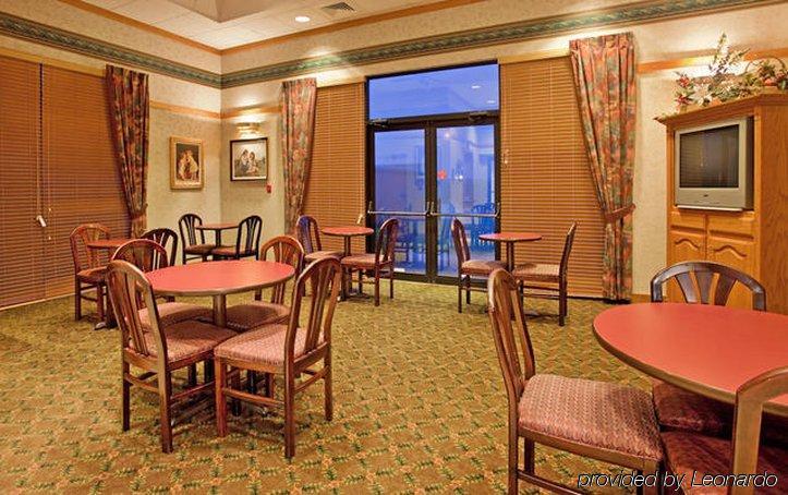 Holiday Inn Express Marshfield - Springfield Area, An Ihg Hotel Restaurant photo